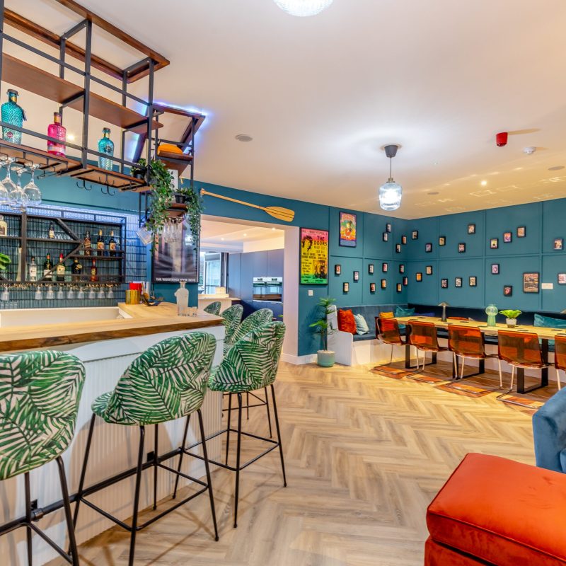 Bar, Palm Court Hotel and Suites, 5 Culver Road, Shanklin