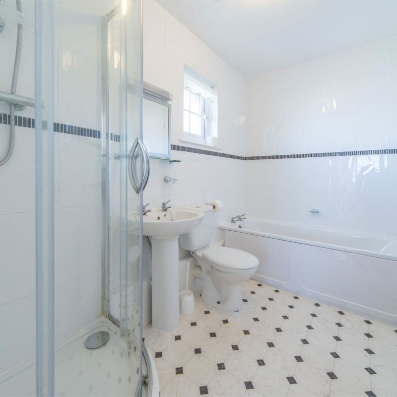 Bathroom, Apple Tree Lodge, 27a Queens Road, Shanklin